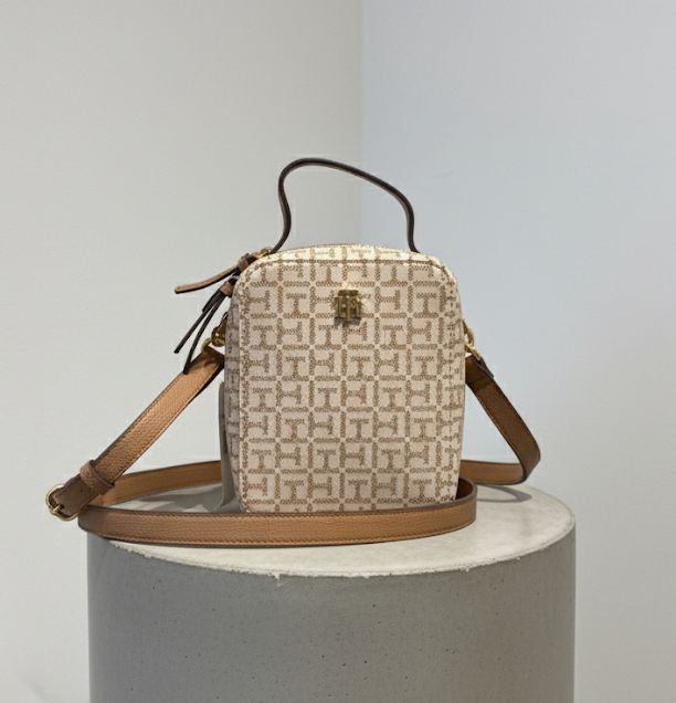 TOMMY CARTERA CREMA-BEIGE PEQUEÑA