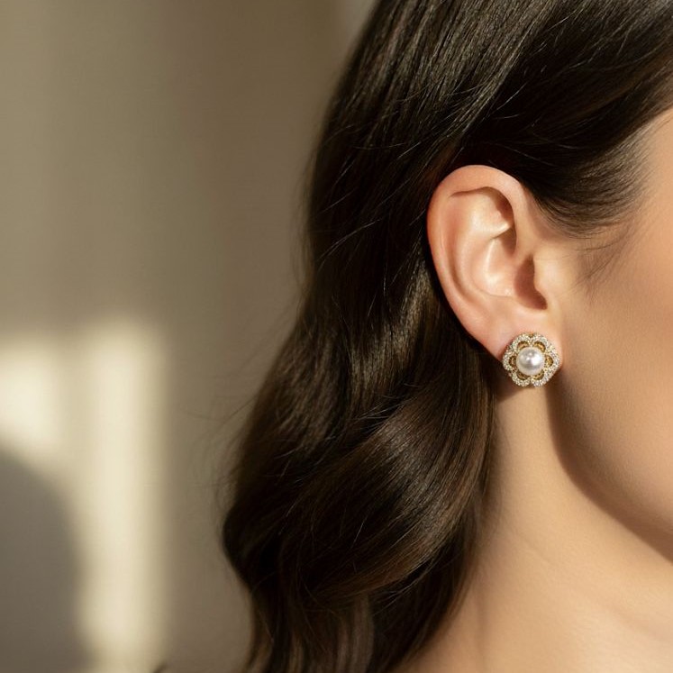 ARETES ENCHAPE FLORS PERLA-BRILLANTE